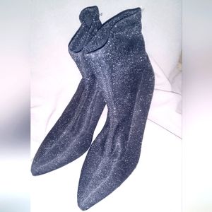 8 Jones New York Black Ankle Boot